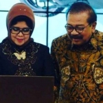 Pakde Karwo bersama istrinya dalam satu kesempatan. Foto: Ist