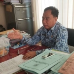 Ganip Trianto, Kabid Pembina SD Disdikpora Kabupaten Trenggalek. Foto: Herman S/BANGSAONLINE

