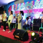 Aksi band keroncong di festival musik PAPPRI Tuban.