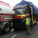 Kondisi truk Fuso yang menghantam bagian belakang truk Pertamina.