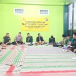 Suasanan Cangkrukan Kamtibmas Kapolsek Pulung bersama elemen masyarakat.