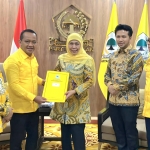 Khofifah saat merima formulir B1-KWK di DPP Golkar Jakarta