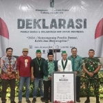 Forkopimda dan Pengurus HMI Cabang Pamekasan foto bersama usai deklarasi pemilu damai.
