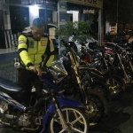 Kendaraan roda dua yang tidak sesuai standar diamankan di pos Satlantas Polres Ngawi