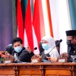 Gubernur Jawa Timur Khofifah Indar Parawansa saat Rakor Ketertiban dan Keamanan di Wilayah Provinsi Jatim Tahun 2020 bertempat di Convention Hall Grand City Surabaya, Senin (19/10). foto: ist/ bangsaonline.com