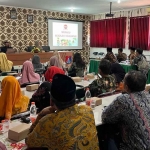 Para kepala sekolah saat berada di Ruang Pertemuan SMPN 2 Sidoarjo.