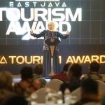 Gubernur Khofifah saat menghadiri East Java Tourism Award 2022.