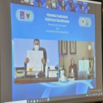 Penandatanganan Nota Kesepahaman (MoU) antara Rektor Udinus Semarang Edi Noersasongko dan Wali Kota Kediri Abdullah Abu Bakar secara virtual. foto: ist.