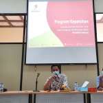 Kepala Departemen Humas SKK Migas Jabanusa Indra Zulkarnain saat bersilaturahmi dengan pengurus PWI Jatim di Surabaya.