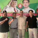 Foto dari kanan: Ketum RGS Indonesia, Taufiq Muhammad; Asluchul Alif; Pendiri RGS Indonesia, Moh Khozin; dan Bowo di Posko RGS Indonesia.