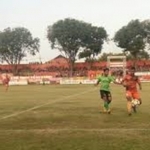 Persebaya U-19 mampu imbangi Persekabpas dalam laga uji coba di stadion Pogar, Bangil, Jum’at (4/5). 