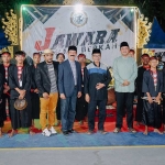 Owner CV. Jawara Internasional Djaya, Alfian Marsuto, bersama para Bacabup Pamekasan dan juara lomba musik daul.