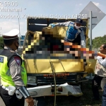 Kecelakaan di Jalan Tol Kilometer 750/A arah Surabaya-Sidoarjo, Kamis (22/10/2020). (foto: ist)