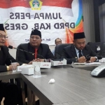 Pimpinan DPRD Gresik ketika memaparkan program rincian RAPBD 2020. foto: SYUHUD/ BANGSAONLINE