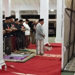 Tampak Bupati Pasuruan Irsyad Yusuf ada di barisan paling depan.