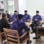 Wali Kota Abdullah Abu Bakar (baju putih) saat menerima DPD LDII Kota Kediri bersama Senkom Mitra Polri dan Persinas Asad Kota Kediri. Foto: Ist.