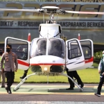 Gubernur Jawa Timur Khofifah Indar Parawansa bersama Kapolda Jatim Irjen Pol Nico Afinta dan Pangdam V/Brawijaya Mayjen TNI Suharyanto di Lapangan Mapolda Jatim, Jalan A. Yani Surabaya. foto: Pemprov Jatim