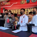 Kapolres Tuban, AKBP Darman, saat konferensi pers terkait pelaku yang 7 kali masuk penjara.