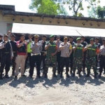 Persiapan menjelang patroli di halaman Pos Lantas 901.