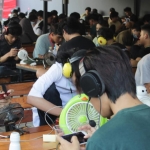 Tampak antusiasme para peserta Indonesian Esport Tournament 2022 yang digelar oleh Komunitas Esport Sawunggaling.