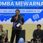 Bupati Jember, Hendy Siswanto, saat membuka lomba mewarnai di Aula PB Sudirman.