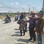 Komisi III saat sidak di proyek perbaikan jalan Desa Domas-Gluranploso, beberapa waktu lalu.