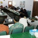 Suasana hearing antara pegawai SPBU dan anggota dewan kota Probolinggo. (andi/BANGSAONLINE)