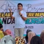 Petahana Zainal Arifin saat bersama relawan Handal Bersinar Kelurahan Curahgrinting