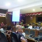 Rapat terbatas LKPJ Bupati di lantai 2 gedung DPRD. foto: BANGSAONLINE