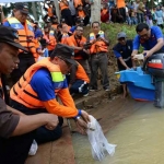 Aksi tebar benih.