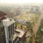 Universitas Trunojoyo Madura (UTM) di Kabupaten Bangkalan.