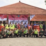 SIAP: Forkopimka Tanggulangin berpose usai Apel Bersama Siaga Bencana di Kantor Kecamatan setempat, Kamis (16/1). foto: ist