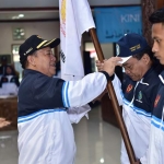 Para atlet dan official Porprov dari Lamongan saat dikukuhkan Bupati Fadeli di Pendopo Lokatantra, Senin (24/6).