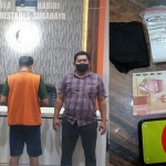 Tersangka HS diapit petugas. Foto kanan, barang bukti yang diamankan.