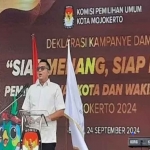 Pj Wali Kota Mojokerto saat memberi sambutan.