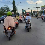 Kondisi lalu lintas di perempatan Penamabangan saat pagi hari.