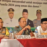 Dandim 0820/Probolinggo, Letkol ARM Budi Heriasto, saat menghadiri dialog Forkopimda Kota Probolinggo dengan masyarakat.