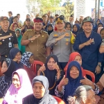 Kajari Nganjuk didampingi bupati bersama kapolres serta ketua DPRD, dan Dandim 0810.
