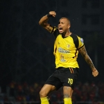 Penyerang Arema FC, Gustavo Almeida dos Santos.