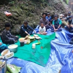 Suasana khidmat selamatan Sumber Dharmi di Oro-Oro Ombo Kota Batu, Sabtu (1/8) pagi.