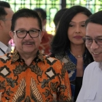 Presiden Direktur PTFI Tony Wenas (kanan) bersama Sekretaris Jenderal Kementerian ESDM Dadan Kusdiana. Foto: Ist.