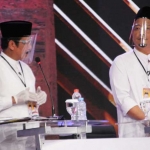 Paslon Qosim-Alif saat mengikuti Debat Publik Pilkada Gresik Jilid II. foto: ist.