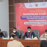 Acara penyambutan kedatangan rombongan Pemkot Samarinda oleh Camat Pesantren, Kota Kediri. (foto: ist)