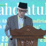 KH Miftahul Akhyar saat menyampaikan khutbah iftitah pada pembukaan Muktamar ke-34 NU di Pondok Pesantren Darussa