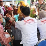 Suasana Bakti Kesehatan yang digelar di Polresta Sidoarjo di Desa Mojoruntut, Krembung, Sidoarjo, Selasa (25/6/2019).