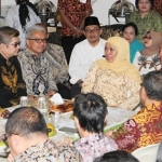 Gubernur Jatim, Khofifah Indar Parawansa menerima kunjungan silaturahmi dari Pengurus Badan Musyawarah Antar Gereja (Bamag) Jatim, di kediaman kawasan Jemursari, Surabaya. foto: ist
