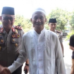 Kapolda ketika berada di Pesantren Progresif Bumi Shalawat Desa Lebo Kecamatan Kota Sidoarjo yang diasuh KH Agoes Ali Masyhuri.