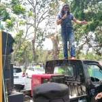 Aksi demo di depan Kantor Disdik Kabupaten Kediri. 