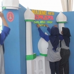 Salah satu kegiatan untuk memperingati Hari Santri Nasional adalah lomba mading.