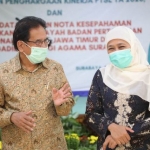 Gubernur Jawa Timur Khofifah Indar Parawansa dan Menteri ATR/BPN Sofyan Jalil di Kantor Wilayah (Kanwil) Badan Pertanahan Nasional Provinsi Jatim, Jalan Gayung Kebonsari Surabaya, Selasa (9/3). foto: ist.